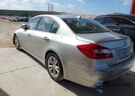 2013 Hyundai Genesis 3.8 z USA, uszkodzony, nr VIN KMHGC4DD4DU243234